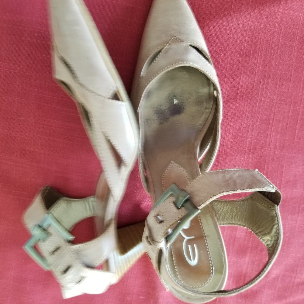 Shoe